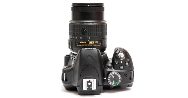 Nikon d3300 имеет выдвижной объектив